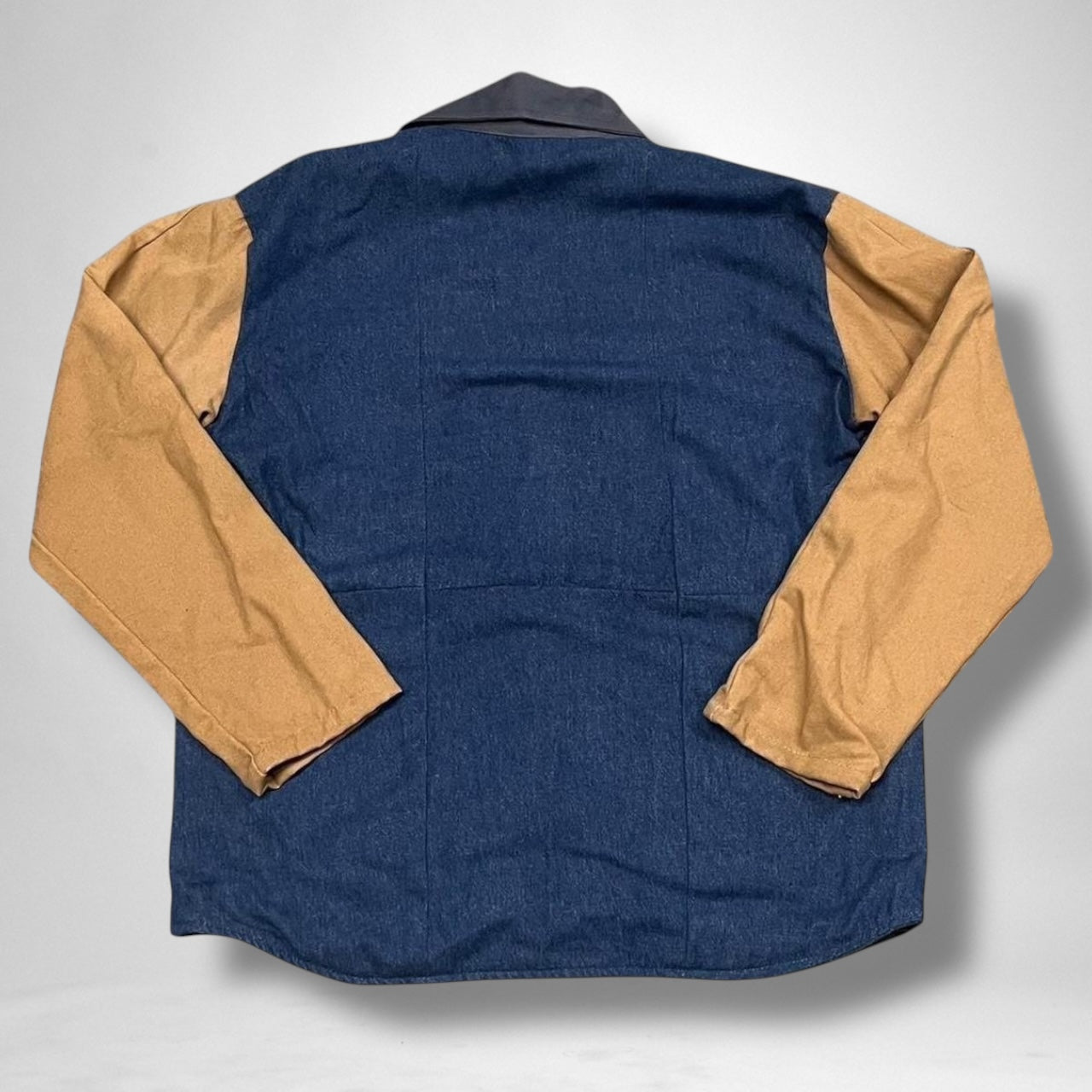 Reworked Carhartt Jacket – Vintage Workwear Reinvented for Street Style